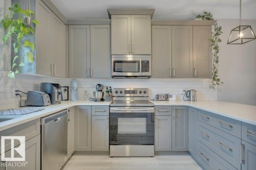 306 Balsam Link, Leduc, AB - Indoor Photo Showing Kitchen