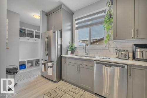 306 Balsam Link, Leduc, AB - Indoor Photo Showing Kitchen