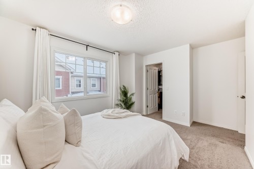 50 460 Hemingway Road, Edmonton, AB - Indoor Photo Showing Bedroom