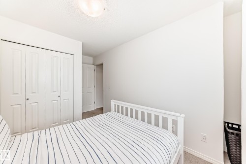 50 460 Hemingway Road, Edmonton, AB - Indoor Photo Showing Bedroom