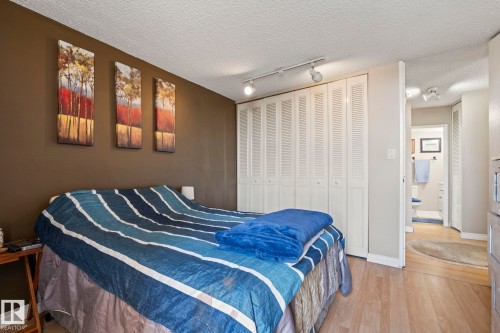 802 10883 Saskatchewan Drive, Edmonton, AB - Indoor Photo Showing Bedroom