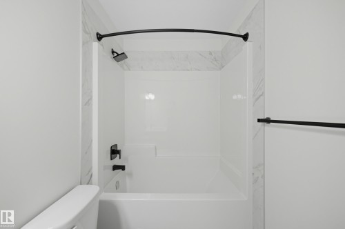 37 Gable Common, Spruce Grove, AB - Indoor Photo Showing Bathroom