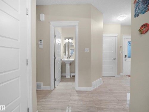 8716 Carson Way, Edmonton, AB - Indoor Photo Showing Other Room