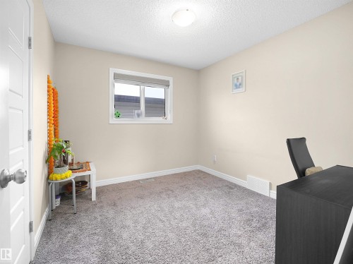8716 Carson Way, Edmonton, AB - Indoor Photo Showing Other Room