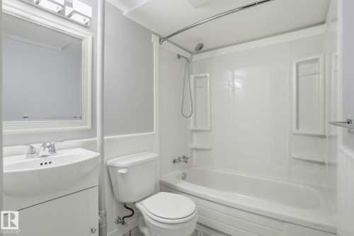 14208 30 Street, Edmonton, AB - Indoor Photo Showing Bathroom