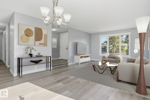 14208 30 Street, Edmonton, AB - Indoor Photo Showing Living Room