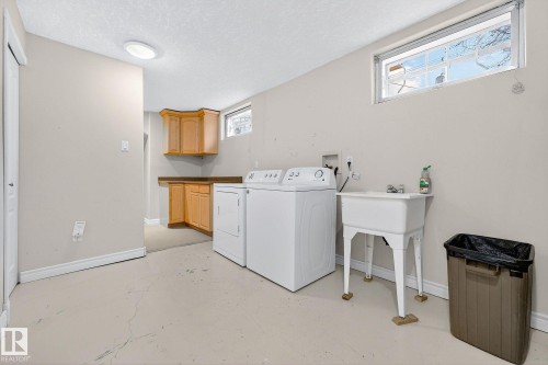 11423 127 Street, Edmonton, AB - Indoor Photo Showing Laundry Room