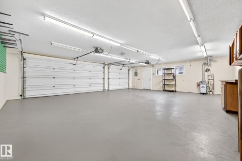 11423 127 Street, Edmonton, AB - Indoor Photo Showing Garage