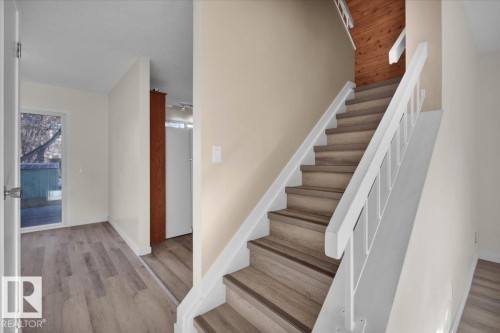 5512 38B Avenue, Edmonton, AB - Indoor Photo Showing Other Room