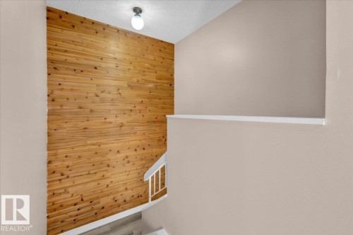 5512 38B Avenue, Edmonton, AB - Indoor Photo Showing Other Room