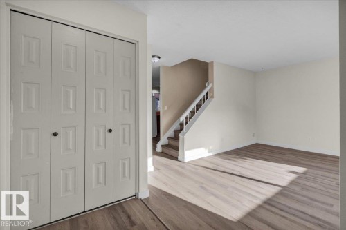 5512 38B Avenue, Edmonton, AB - Indoor Photo Showing Other Room