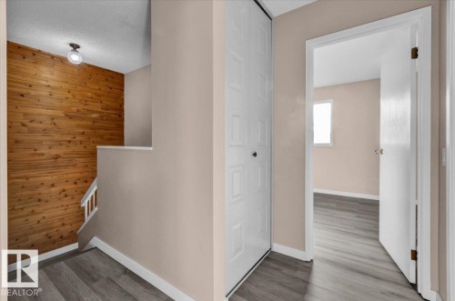 5512 38B Avenue, Edmonton, AB - Indoor Photo Showing Other Room