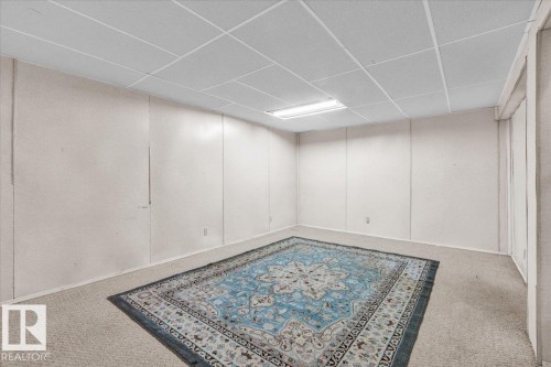 5512 38B Avenue, Edmonton, AB - Indoor Photo Showing Other Room