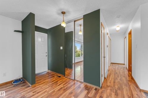 8103 14 Avenue, Edmonton, AB - Indoor Photo Showing Other Room