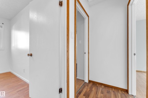 8103 14 Avenue, Edmonton, AB - Indoor Photo Showing Other Room