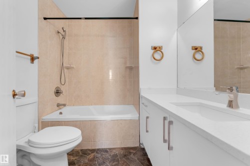 8103 14 Avenue, Edmonton, AB - Indoor Photo Showing Other Room