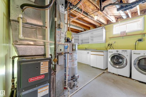 8103 14 Avenue, Edmonton, AB - Indoor Photo Showing Other Room