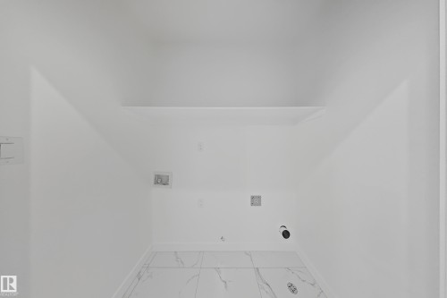 1558 Siskin Link Link, Edmonton, AB - Indoor Photo Showing Other Room