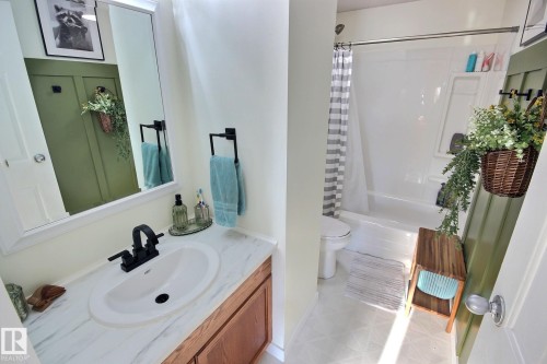 3519 16A Avenue, Edmonton, AB - Indoor Photo Showing Bathroom