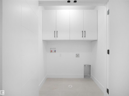 788 Cy Becker Drive, Edmonton, AB - Indoor Photo Showing Other Room