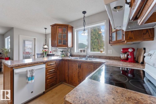 2614 6A Avenue, Cold Lake, AB - Indoor Photo Showing Kitchen With Double Sink