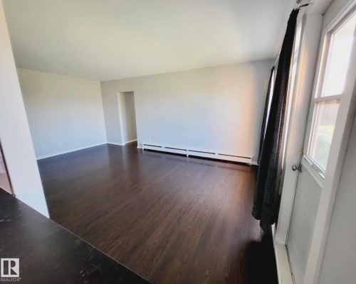 8 6103 98 Avenue, Edmonton, AB - Indoor Photo Showing Other Room