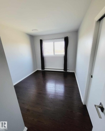 8 6103 98 Avenue, Edmonton, AB - Indoor Photo Showing Other Room