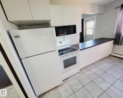 8 6103 98 Avenue, Edmonton, AB - Indoor Photo Showing Kitchen