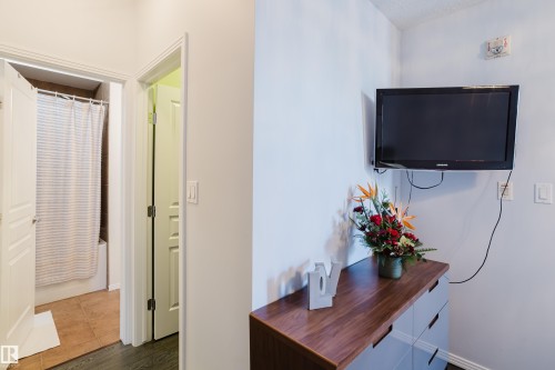 140 4827 104A Street, Edmonton, AB - Indoor Photo Showing Other Room
