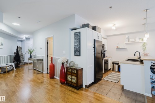 140 4827 104A Street, Edmonton, AB - Indoor Photo Showing Kitchen