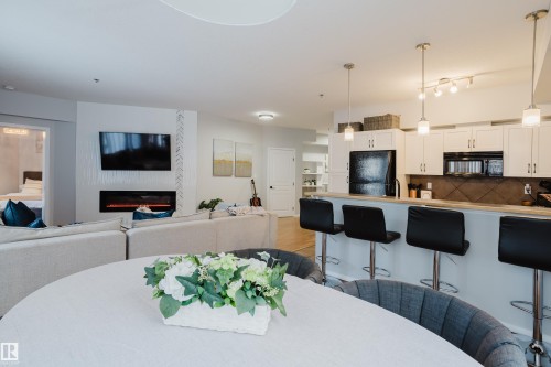 140 4827 104A Street, Edmonton, AB - Indoor Photo Showing Kitchen With Upgraded Kitchen