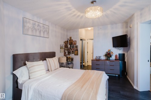 140 4827 104A Street, Edmonton, AB - Indoor Photo Showing Bedroom