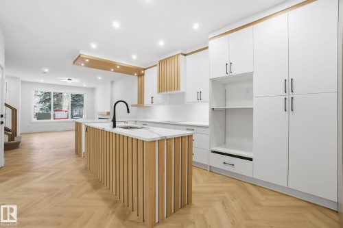 10919 79 Avenue, Edmonton, AB - Indoor