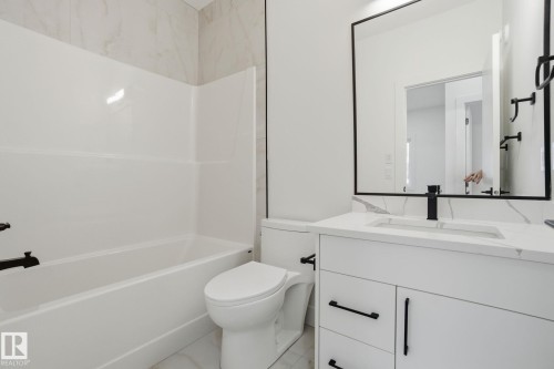10919 79 Avenue, Edmonton, AB - Indoor Photo Showing Bathroom