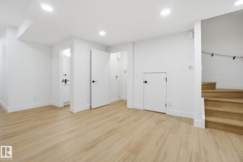 10919 79 Avenue, Edmonton, AB - Indoor Photo Showing Other Room