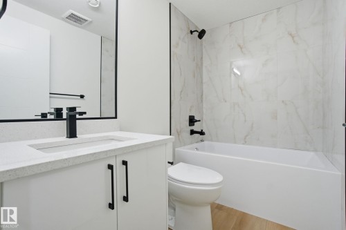 10919 79 Avenue, Edmonton, AB - Indoor Photo Showing Bathroom