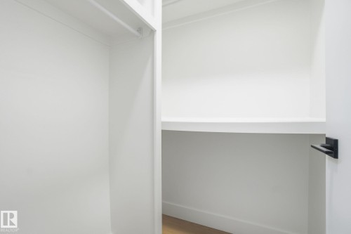 10919 79 Avenue, Edmonton, AB - Indoor