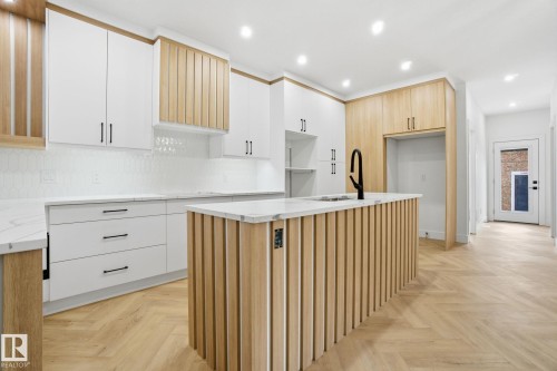 10919 79 Avenue, Edmonton, AB - Indoor Photo Showing Kitchen