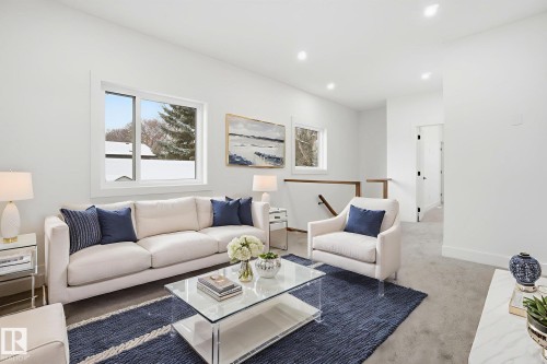 10919 79 Avenue, Edmonton, AB - Indoor Photo Showing Living Room