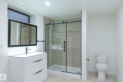 7114 178 Street, Edmonton, AB - Indoor Photo Showing Bathroom