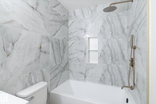 7114 178 Street, Edmonton, AB - Indoor Photo Showing Bathroom