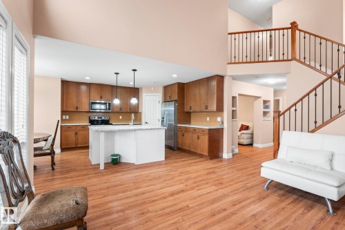 1888 33 Street, Edmonton, AB - Indoor Photo Showing Kitchen
