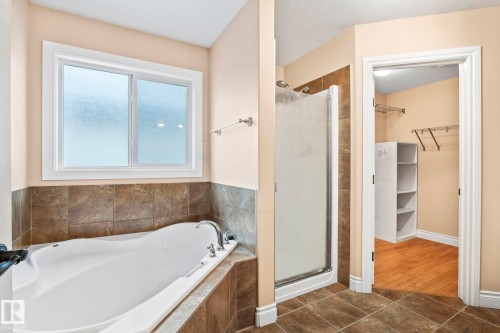 1888 33 Street, Edmonton, AB - Indoor Photo Showing Bathroom