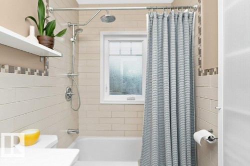 11317 103 Street, Edmonton, AB - Indoor Photo Showing Bathroom