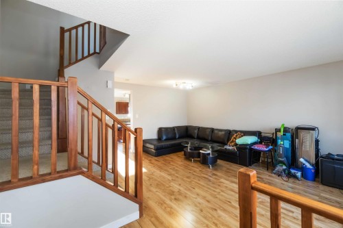 5807 Sutter Pl, Edmonton, AB - Indoor Photo Showing Other Room