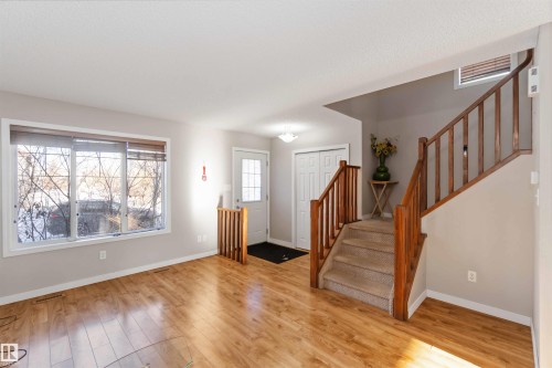 5807 Sutter Pl, Edmonton, AB - Indoor Photo Showing Other Room