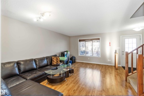 5807 Sutter Pl, Edmonton, AB - Indoor Photo Showing Living Room