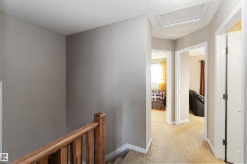 5807 Sutter Pl, Edmonton, AB - Indoor Photo Showing Other Room