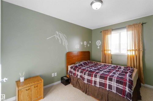 5807 Sutter Pl, Edmonton, AB - Indoor Photo Showing Bedroom