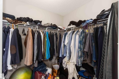 5807 Sutter Pl, Edmonton, AB - Indoor With Storage